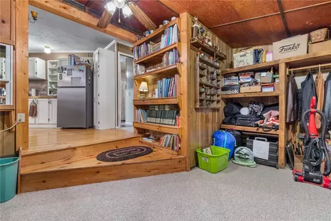 Entry Way - 6832 Nc 1300, Compton, AR 72624 photo 6 of 8