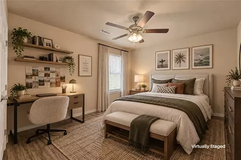 Bedroom - 813 Saddlebrook St, Gentry, AR 72734 photo 3 of 5
