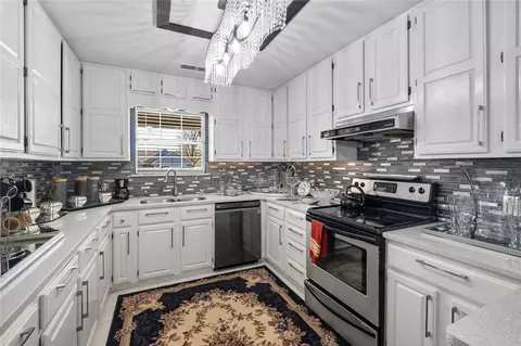 Kitchen - 1909 Dick Smith St, Springdale, AR 72764 photo 1 of 2