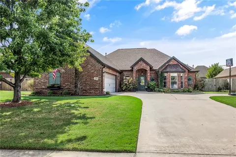 2203 SW Nutmeg St, Bentonville, AR 72713