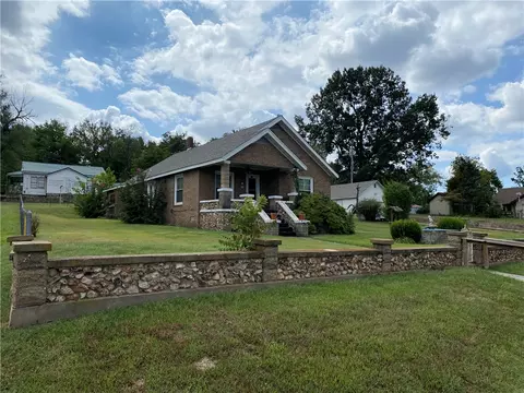 202 W Hill St, Alpena, AR 72611