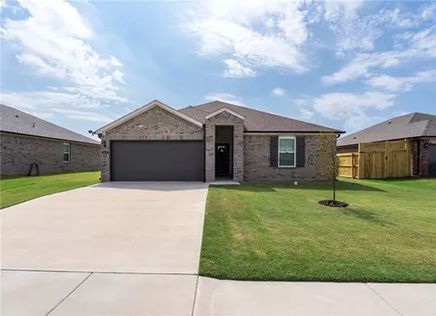 612 W Cattleman Ct, Siloam Springs, AR 72761