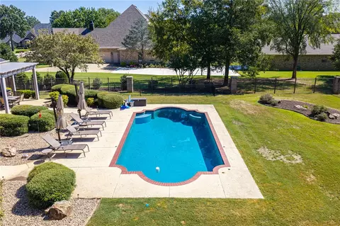 Exterior - 7200 Highland Park Dr, Fort Smith, AR 72916 photo 8 of 12