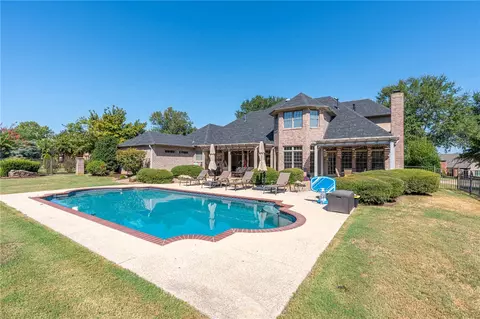 Exterior - 7200 Highland Park Dr, Fort Smith, AR 72916 photo 3 of 12