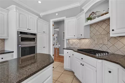 Kitchen - 7200 Highland Park Dr, Fort Smith, AR 72916 photo 3 of 4