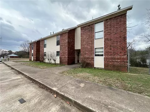 1405 N Greenwich Ave, Russellville, AR 72801
