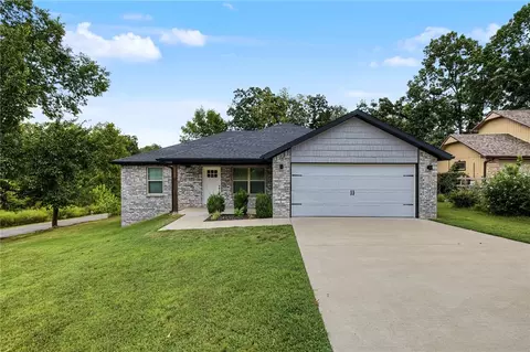 40 Eriboll Ln, Bella Vista, AR 72715