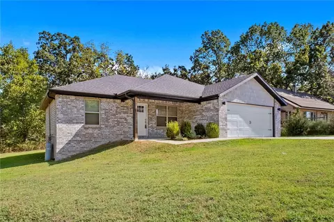 40 Eriboll Ln, Bella Vista, AR 72715
