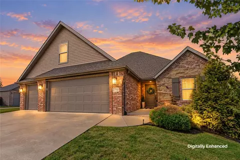Exterior - 1740 Abbey Ln, Centerton, AR 72719 photo 2 of 11