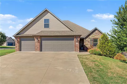 Exterior - 1740 Abbey Ln, Centerton, AR 72719 photo 3 of 11