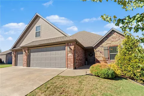 Exterior - 1740 Abbey Ln, Centerton, AR 72719 photo 4 of 11