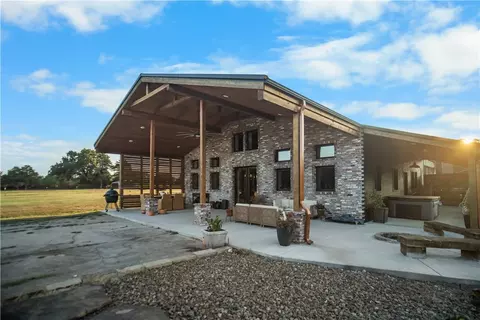 16456 Easterling Rd, Pea Ridge, AR 72751