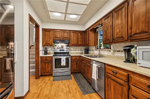 Kitchen - 16 W Cardinal Ct, Rogers, AR 72756 photo 1 of 2