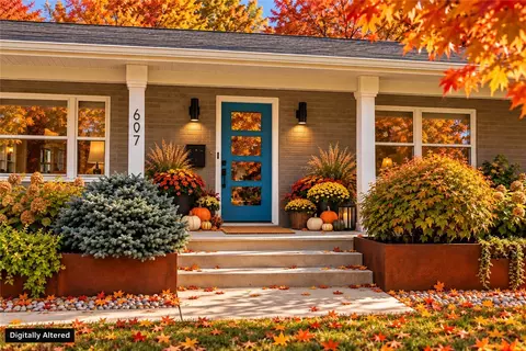 607 NE 2nd St, Bentonville, AR 72712