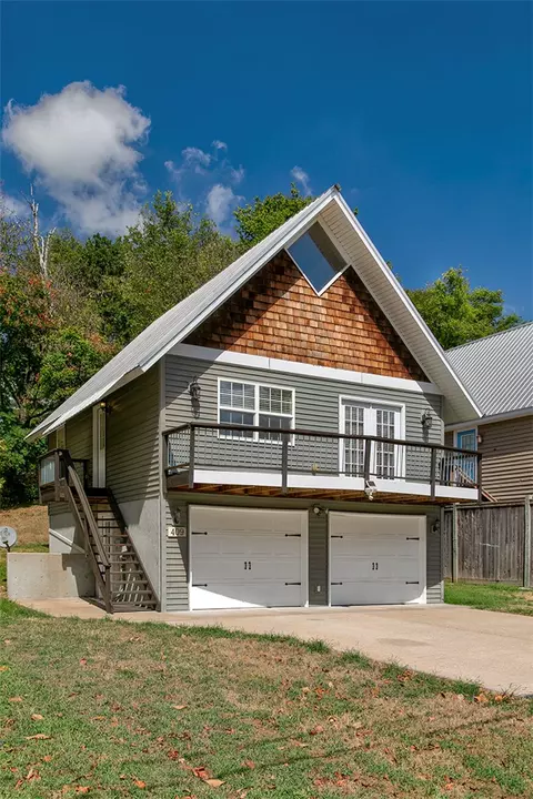 409 W Tahlequah St, Siloam Springs, AR 72761
