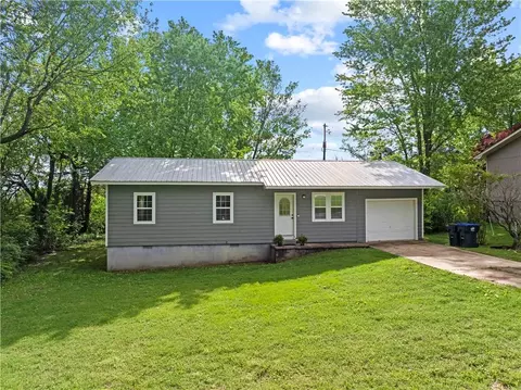 Exterior - 2015 Cedar Ridge Rd, Harrison, AR 72601 photo 2 of 5
