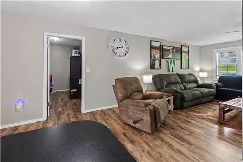 Entry Way - 2015 Cedar Ridge Rd, Harrison, AR 72601 photo 1 of 1