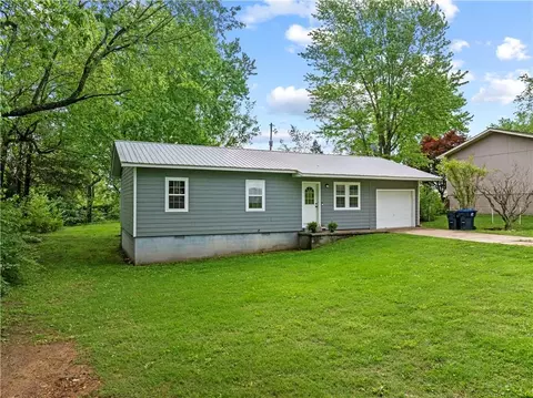 Exterior - 2015 Cedar Ridge Rd, Harrison, AR 72601 photo 5 of 5