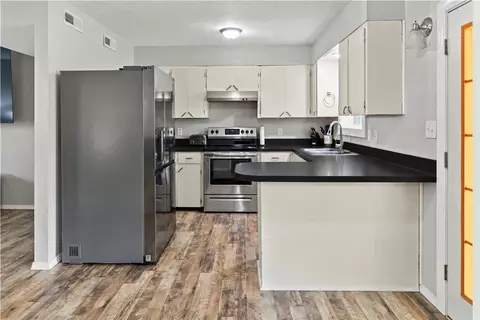 Kitchen - 2015 Cedar Ridge Rd, Harrison, AR 72601 photo 1 of 2