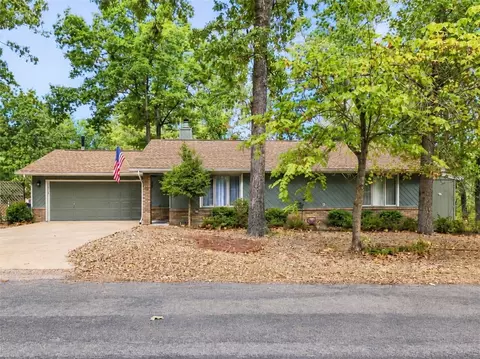 21 Hatcher Dr, Bella Vista, AR 72715