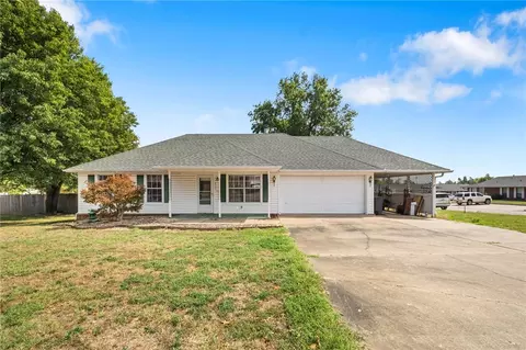 1809 S 14th St, Rogers, AR 72758