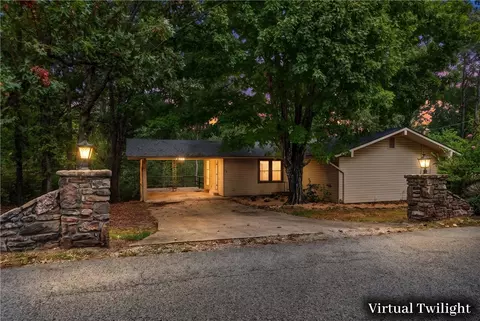 1 Elizabeth Dr, Bella Vista, AR 72715