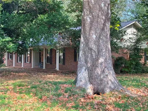307 S Phoenix Ave, Russellville, AR 72801
