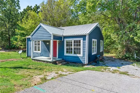 1433 N Garland Ave, Fayetteville, AR 72703