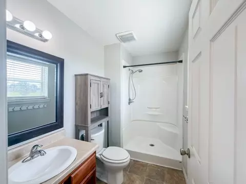 Bath - 47 Old Carpenter Ln, Harrison, AR 72601 photo 3 of 3