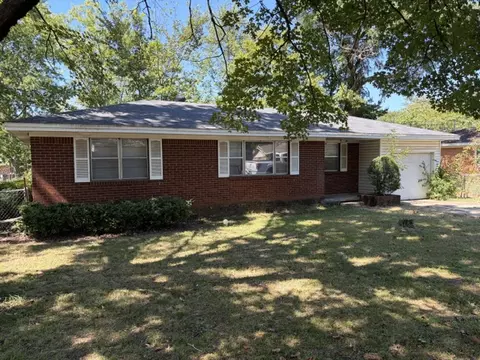 1414 S Boston Pl, Russellville, AR 72801