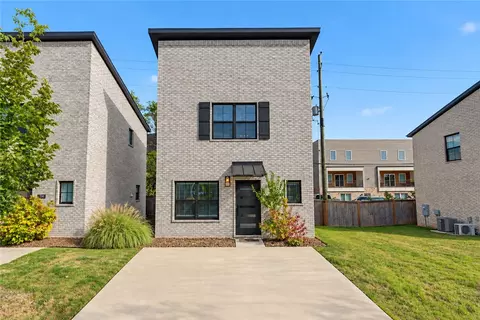 1524 W Cato Springs Rd, Fayetteville, AR 72701