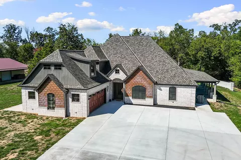 864 Healing Springs Rd, Cave Springs, AR 72718