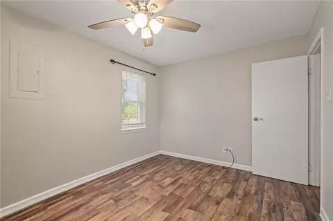 Bedroom - 1511 9th St, Barling, AR 72923 photo 2 of 6
