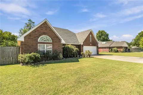 Exterior - 214 Center Dr, Lowell, AR 72745 photo 2 of 5