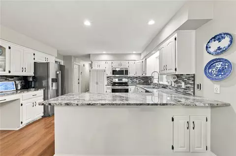 Kitchen - 9509 Brooks Dr, Rogers, AR 72756 photo 1 of 3
