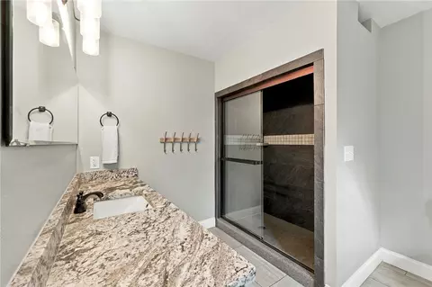 Bath - 9509 Brooks Dr, Rogers, AR 72756 photo 2 of 2