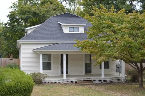 109 Mccormick St, Prairie Grove, AR 72753