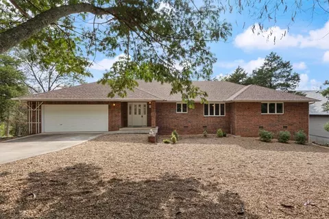 4 White River Cv, Holiday Island, AR 72631