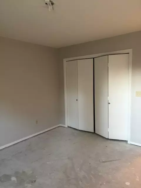 Bedroom - 3010 Riverbend Dr, Fort Smith, AR 72903 photo 2 of 3