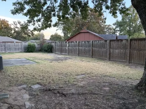 Exterior - 3010 Riverbend Dr, Fort Smith, AR 72903 photo 7 of 7