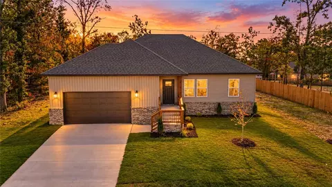 9 Cromarty Dr, Bella Vista, AR 72715