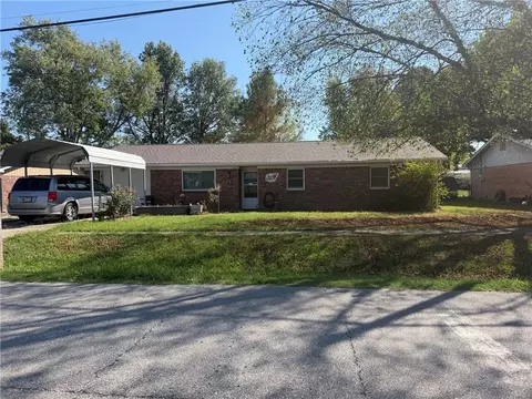 908 W Harvard St, Siloam Springs, AR 72761