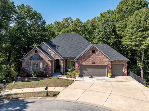 1302 NE Fairwinds Dr, Bentonville, AR 72712