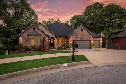 1302 NE Fairwinds Dr, Bentonville, AR 72712