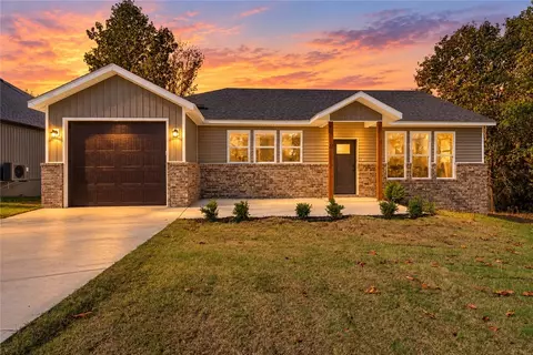 11 Lathrop Dr, Bella Vista, AR 72715