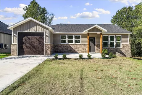 11 Lathrop Dr, Bella Vista, AR 72715