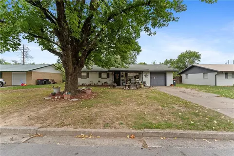 718 Morrison Pl, Springdale, AR 72762