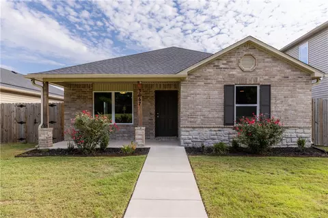 3067 S Saline Aly, Fayetteville, AR 72701