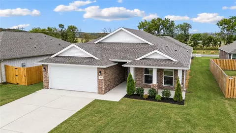 141 Keaton St, Prairie Grove, AR 72753
