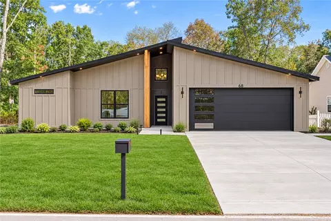 68 Granshire Dr, Bella Vista, AR 72714